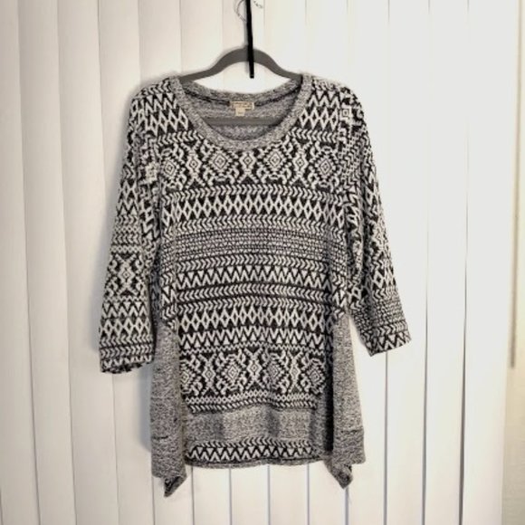 ENERGE*SWEATER*GRAY W/ BLACK AZTEC PATTERN* ENERGE BRAND* WOMEN 1X - Picture 1 of 7